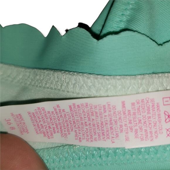 EUC Victoria's Secret 2 piece bikini turquoise sz 36B sz small bottom - Picture 6 of 10